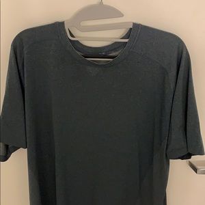 Lululemon Metal Vent blue short sleeve